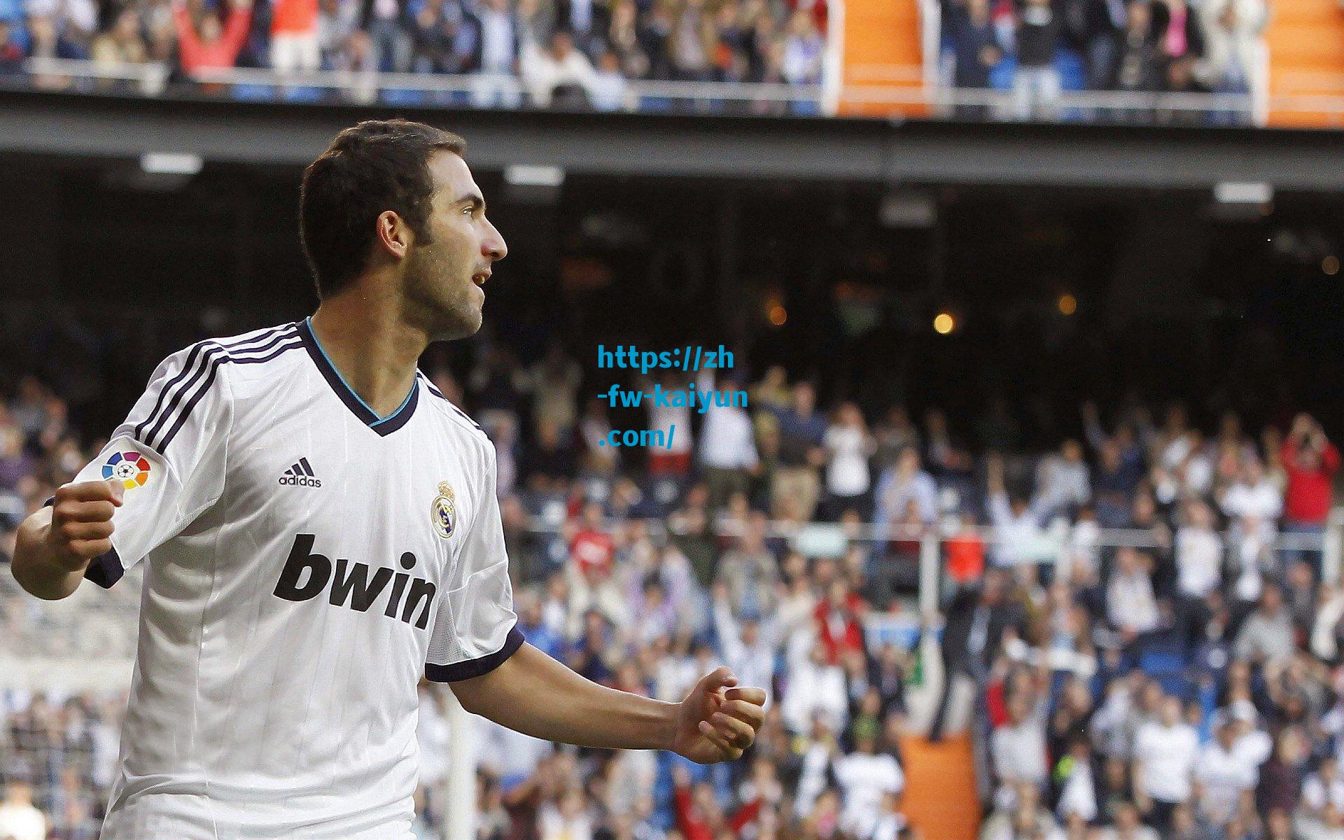 真敢传啊！杨瀚森夹缝中妙传 凯莱布-乐福接球造犯规锁定胜局